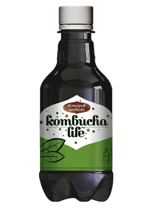 Комбуча Бадемови бисквити, Kombucha Life, 500 мл Комбуча е изцяло натурална напитка за здраве, с изключително високо съдържание на пробиотици, витамини от група В и С и основни киселини. „Пробиотик” буквално означава “за живота”. За разлика от антибиотиците, които убиват всички бактерии в тялото ви, включително и полезните, пробиотиците обновяват „Природната екология на чревната флора”. Пробиотиците спомагат за засилване на имунитета, подобряват настроението, борят се с алергиите, детоксикират организма и преборват болестта. 