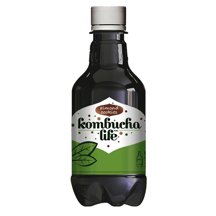 Комбуча Бадемови бисквити, Kombucha Life, 500 мл Комбуча е изцяло натурална напитка за здраве, с изключително високо съдържание на пробиотици, витамини от група В и С и основни киселини. „Пробиотик” буквално означава “за живота”. За разлика от антибиотиците, които убиват всички бактерии в тялото ви, включително и полезните, пробиотиците обновяват „Природната екология на чревната флора”. Пробиотиците спомагат за засилване на имунитета, подобряват настроението, борят се с алергиите, детоксикират организма и преборват болестта. 